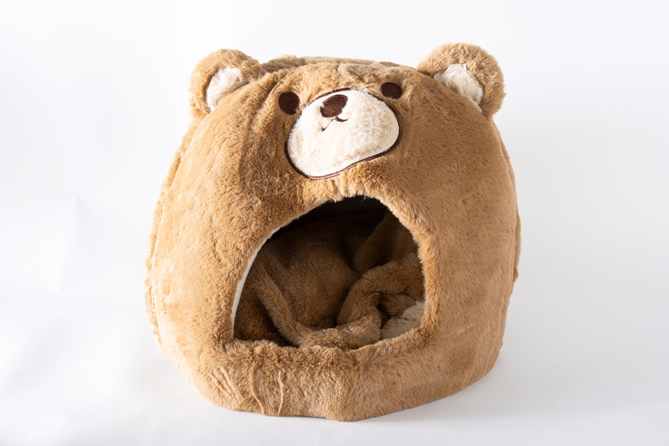 Cama en forma de oso como si fuera un nido para mascotas